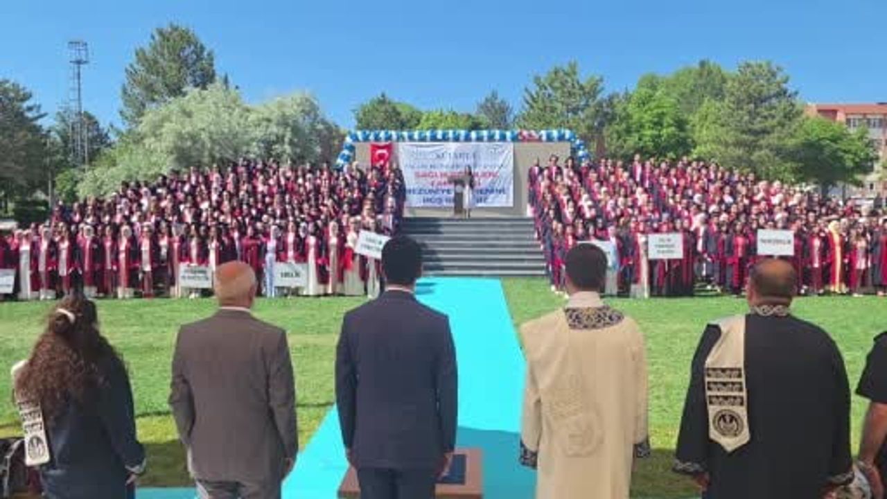 Kütahya'dan sağlık ordusuna 541 yeni mezun
