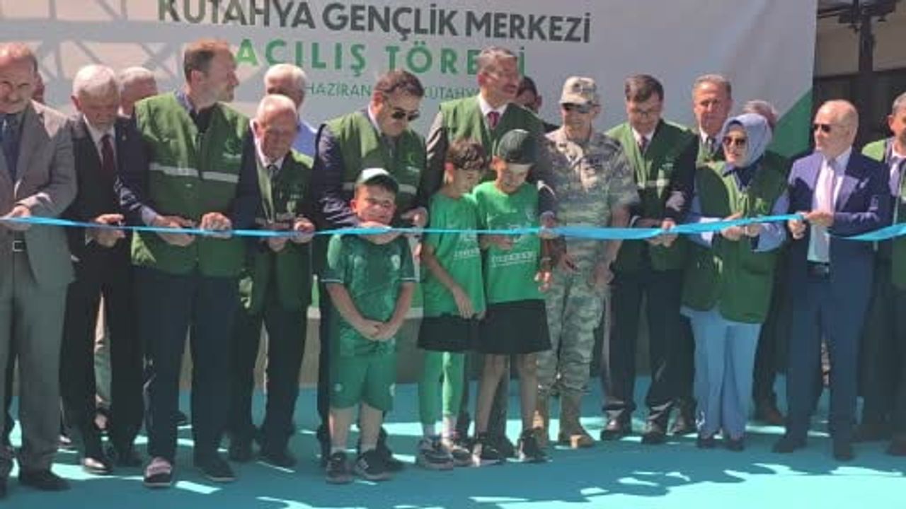 Kütahya Yeşilay gençlik merkezi ve Kafe1920 hizmete açıldı