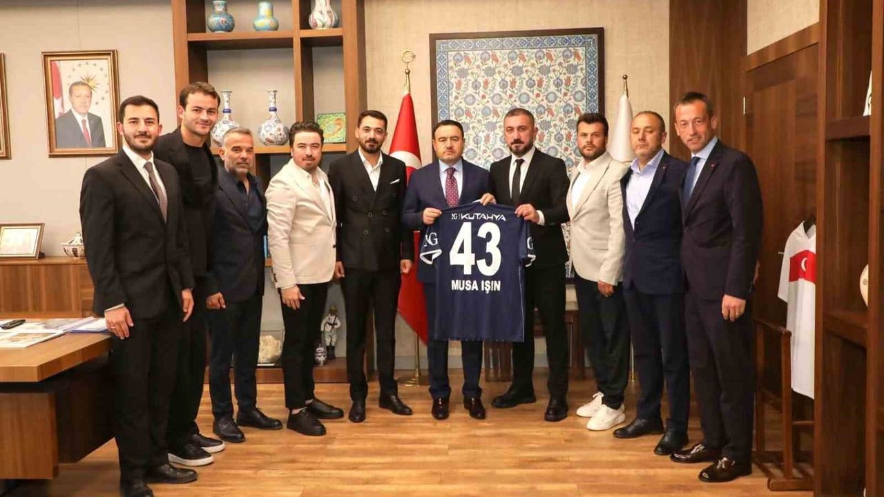 Kütahyaspor heyeti vali Musa Işın ve belediye başkanı Eyüp Kahveci ile görüştü