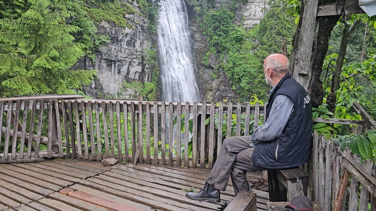 Macahel’in saklı cenneti Maral şelalesi ziyaretçileri büyülüyor