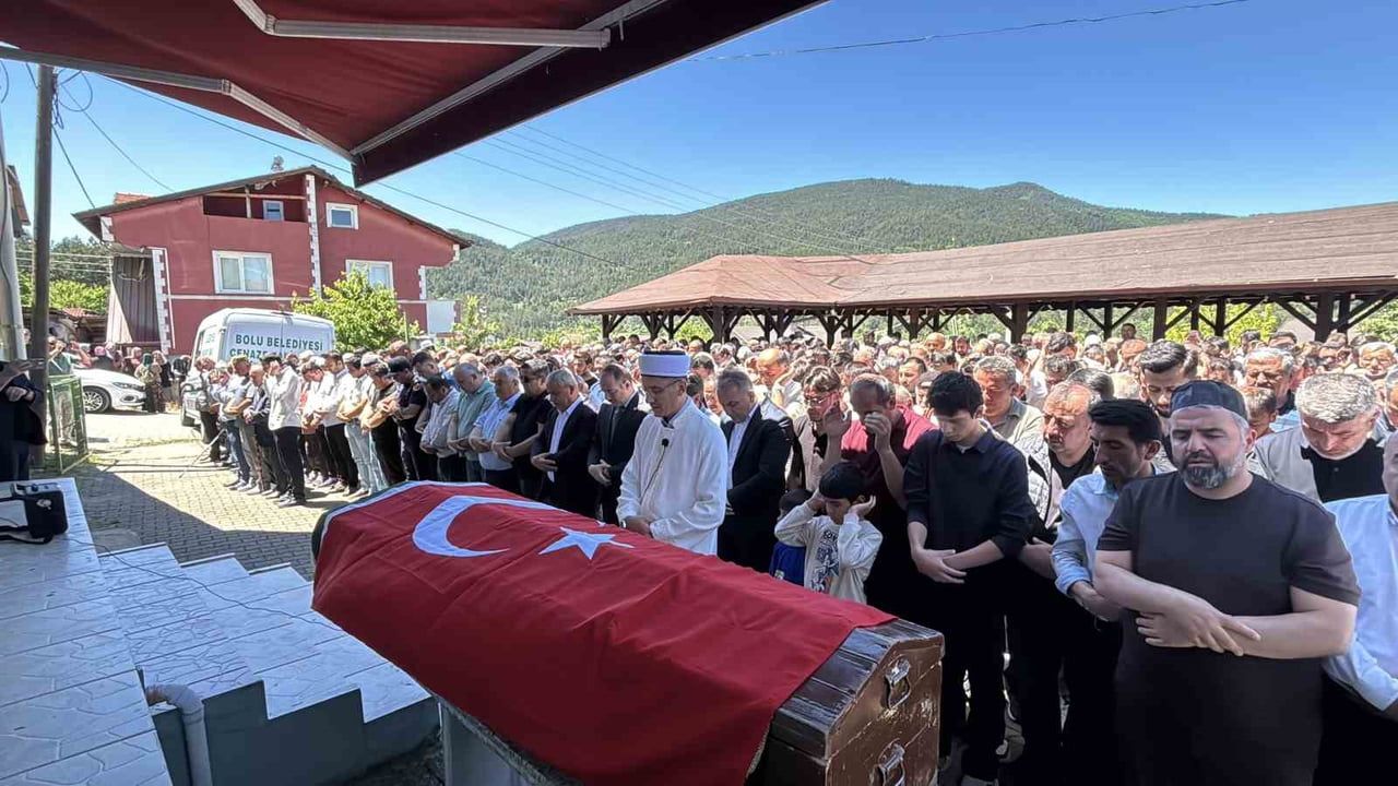 Maden göçüğünde hayatını kaybeden işçi son yolculuğuna uğurlandı