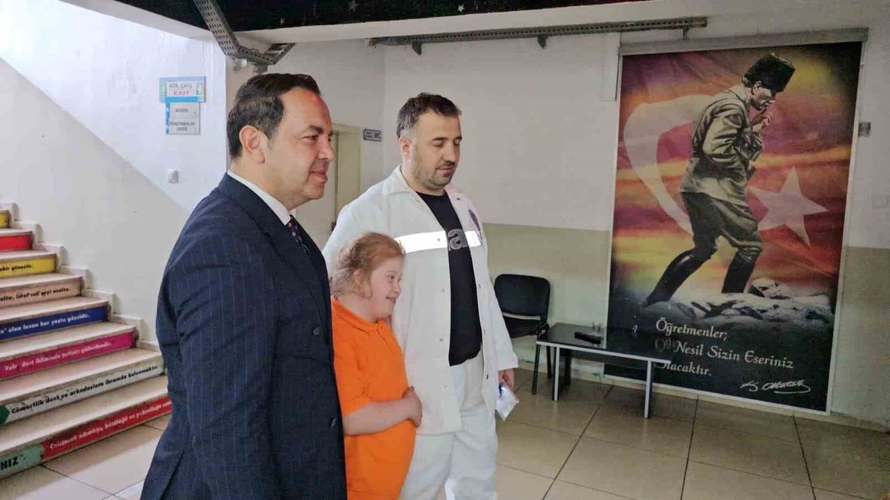 Madenciler okulda Babalar Günü'nü çocuklarla kutladı