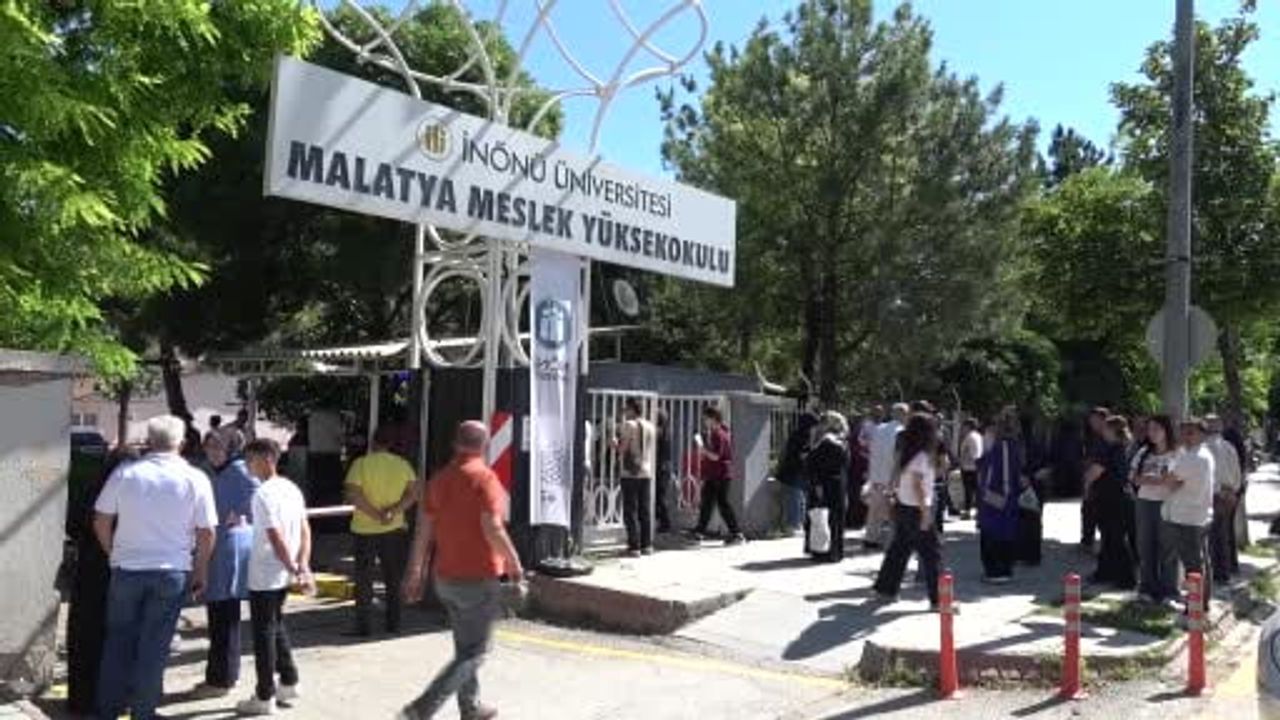 Malatya’da AYT oturumu başladı