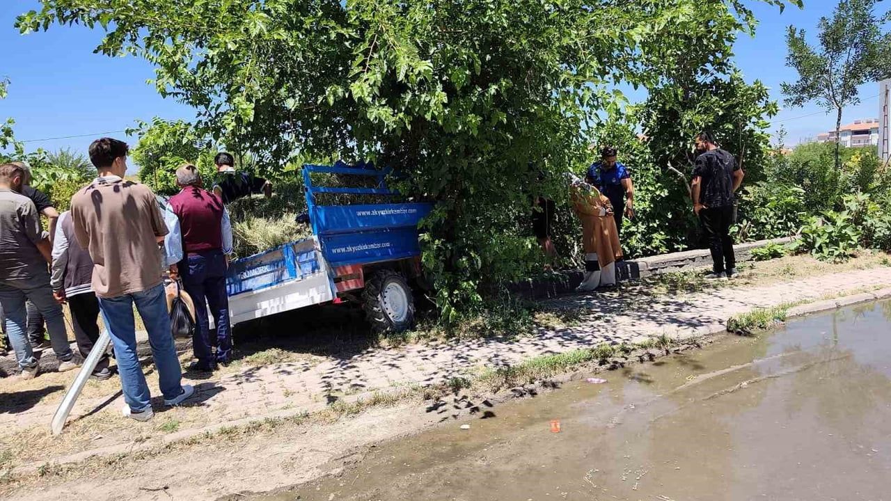 Malatya'da çapa motoru devrildi: 3 yaralı