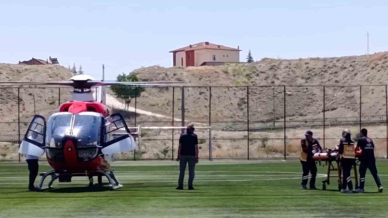 Malatya'da kalp krizi geçiren 65 yaşindeki hasta hava ambulansıyla sevk edildi