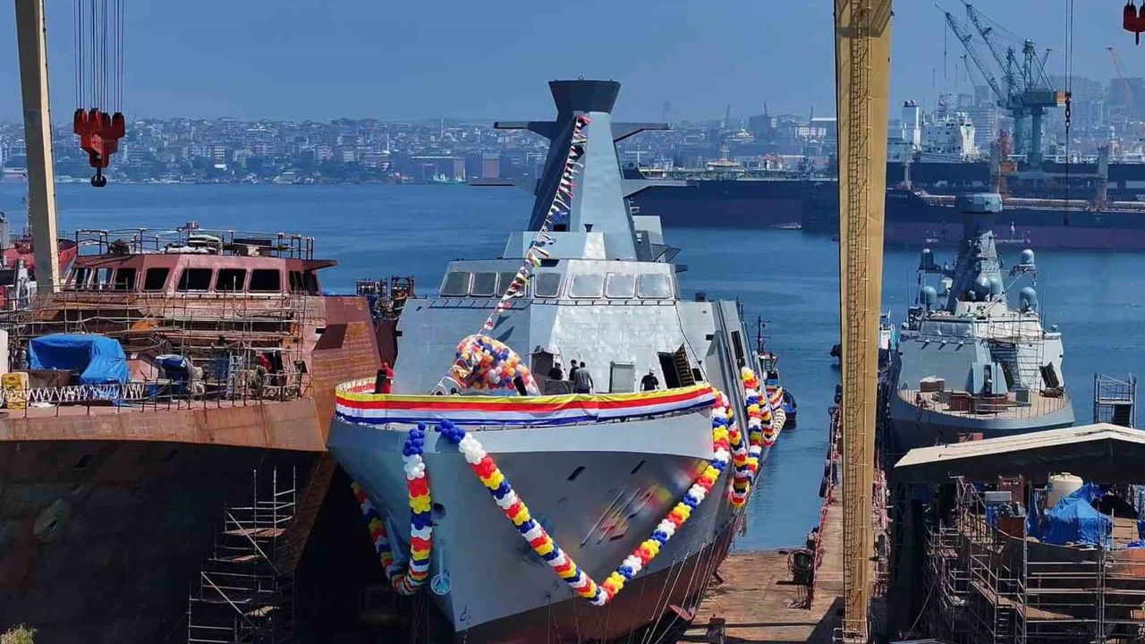 Malezya korvet projesinde ikinci gemi RAJA LAUT İstanbul'da denize indirildi