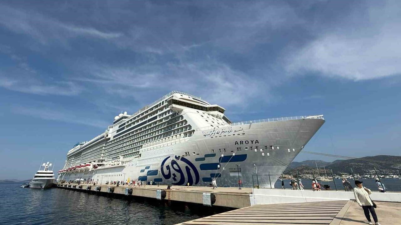Malta bayraklı Aroya kruvaziyeri Bodrum'a 2 bin 059 yolcu getirdi