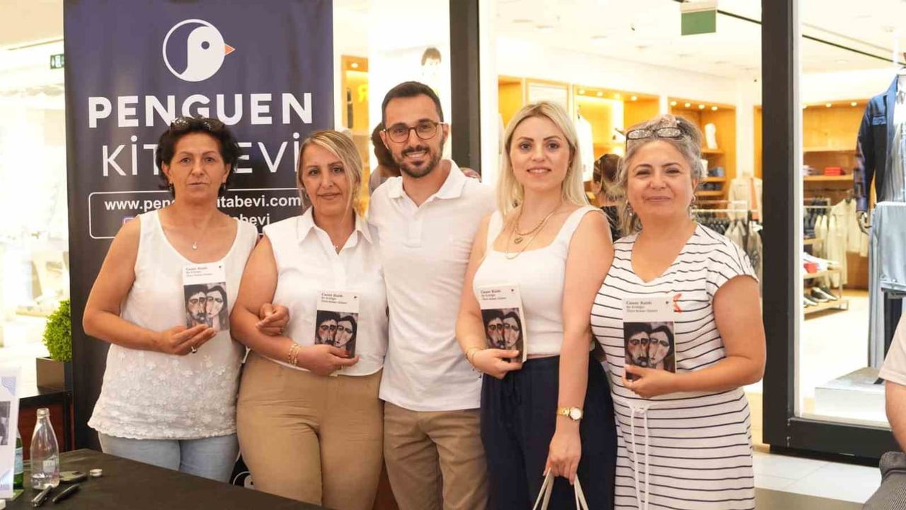 Maltepe'de yazar Caner Kaldı okurlarıyla buluştu