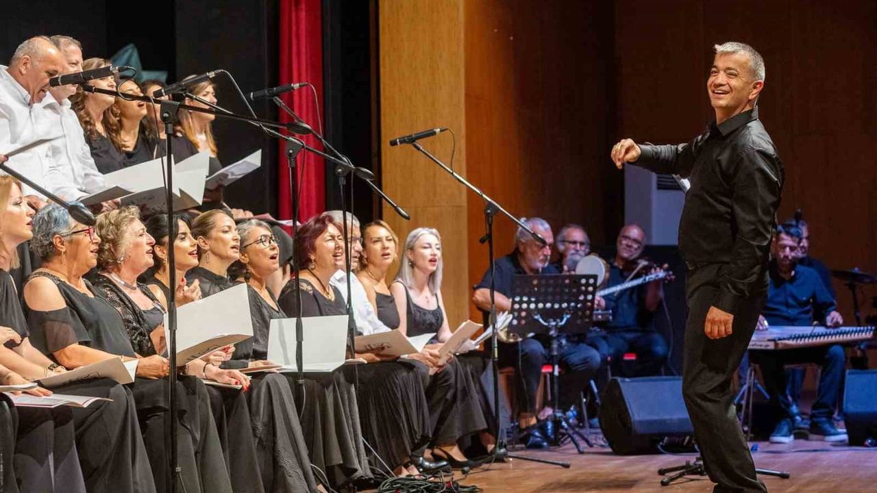 Manavgat Belediyesi TSM Korosu Atatürk Kültür Merkezi'nde Yaz Konseri Verdi