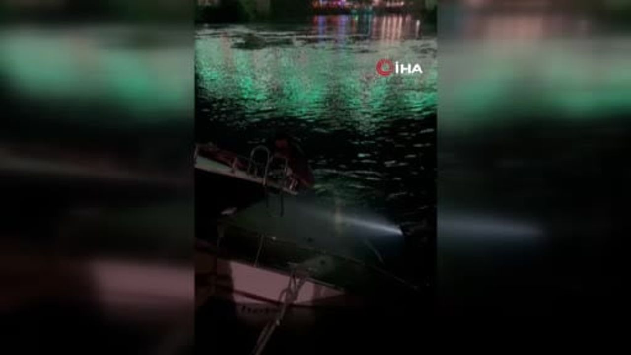 Manavgat'ta su alarak batan tekne SAK ekiplerince çıkarıldı