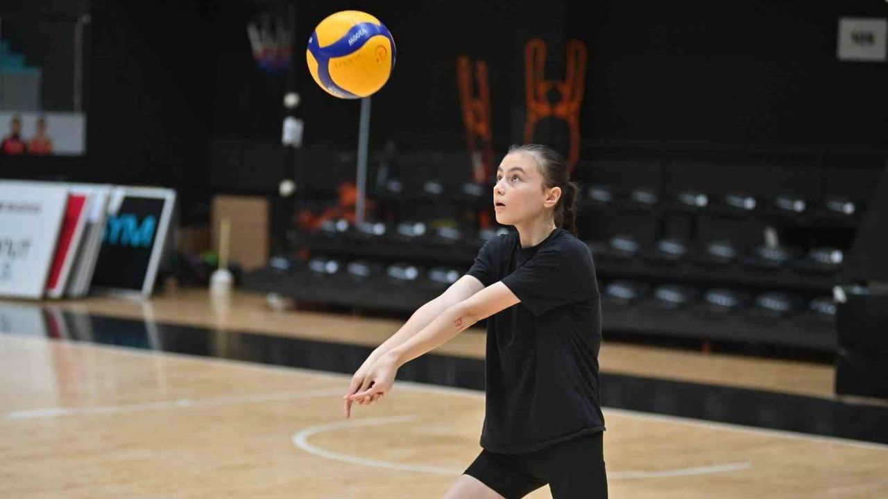 Manisa Büyükşehir Belediyespor Voleybol Altyapı Seçmeleri Tamamlandı — Yüzlerce Genç Değerlendirildi