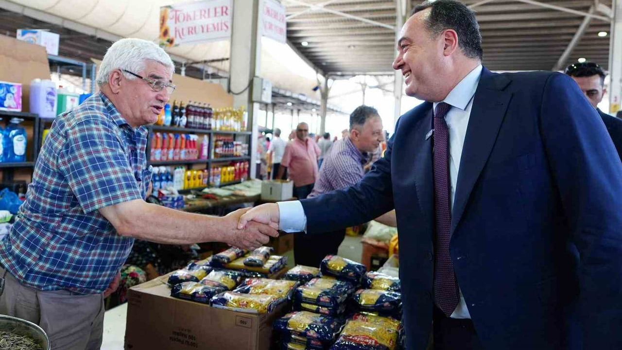 Manisa büyükşehir'den afetzedelere ayni ve nakdi yardım