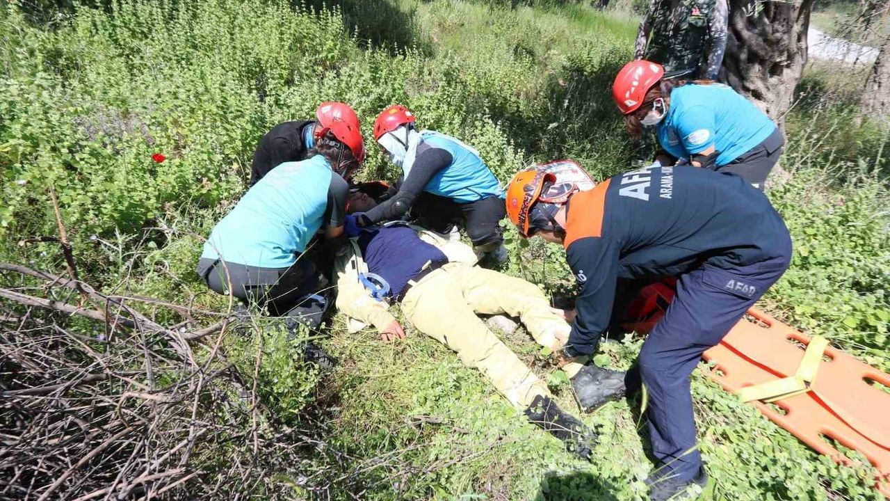 Manisa'da 5 ilçede eş zamanlı orman yangını tatbikatı: 135 personel, 36 araç ve 3 drone ile uygulama