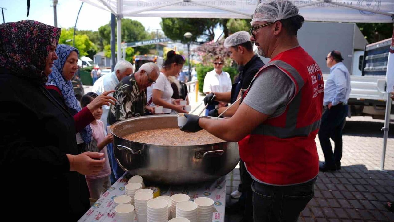 Manisa’da aşure ikramları Soma ve Akhisar’dan başladı