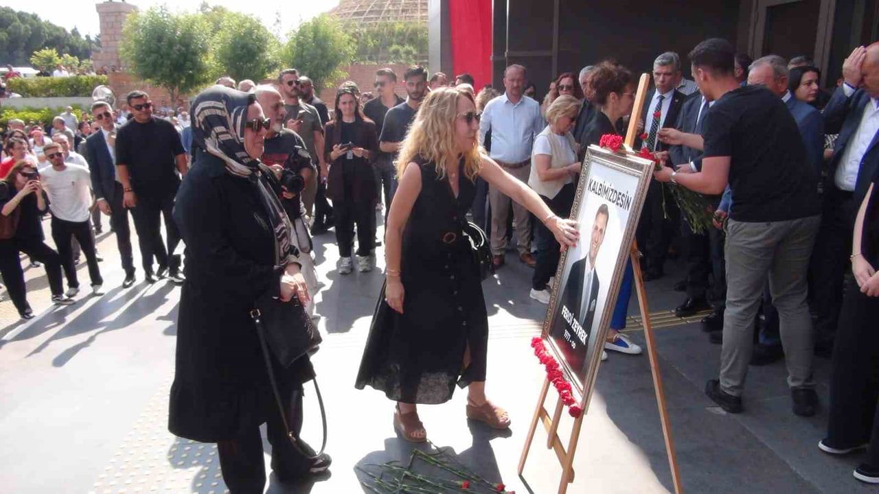 Manisa'da Ferdi Zeyrek ölümünün birinci yılında törenlerle anıldı