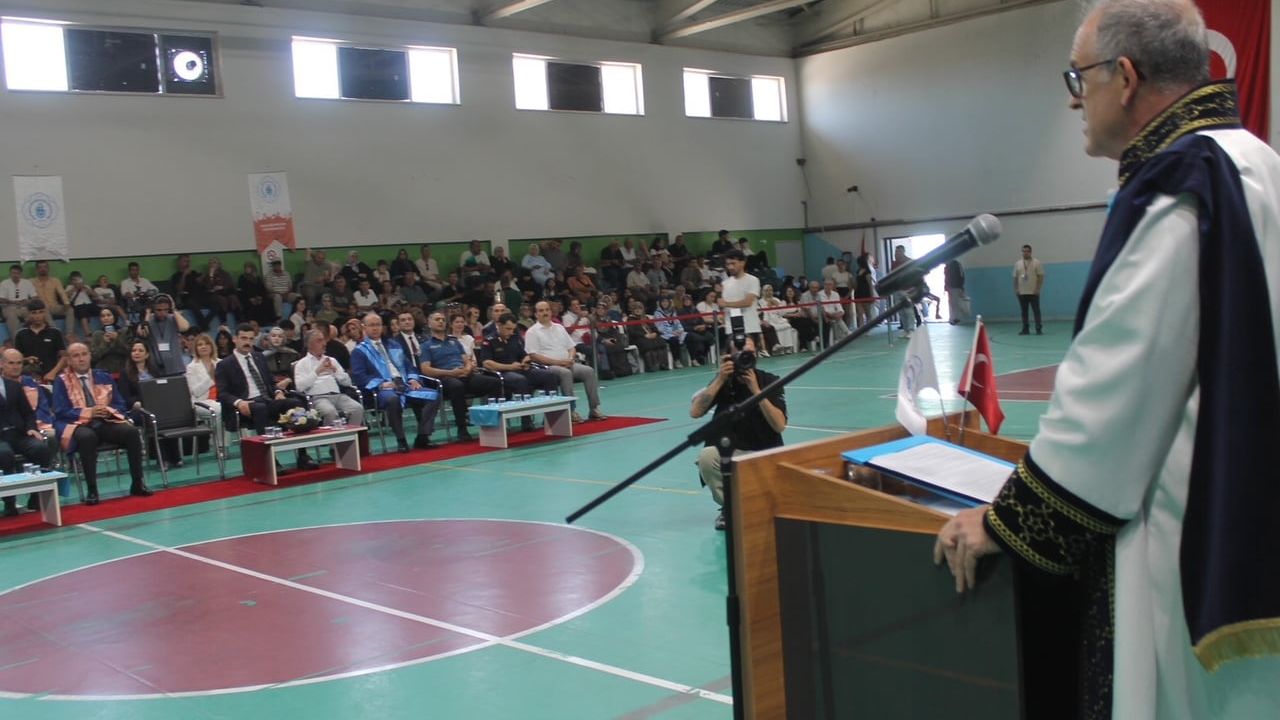 Manyas MYO’da mezuniyet coşkusu