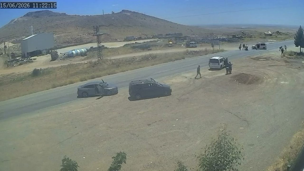 Mardin'in Derik ilçesinde silahlı kavganın güvenlik kamerası görüntüleri ortaya çıktı