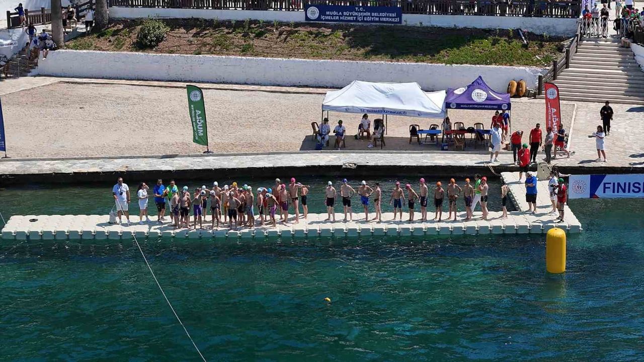 Marmaris’te 634 sporcu milli takım forması için yarıştı: Türkiye Açık Su Yüzme Yaz Şampiyonası tamamlandı