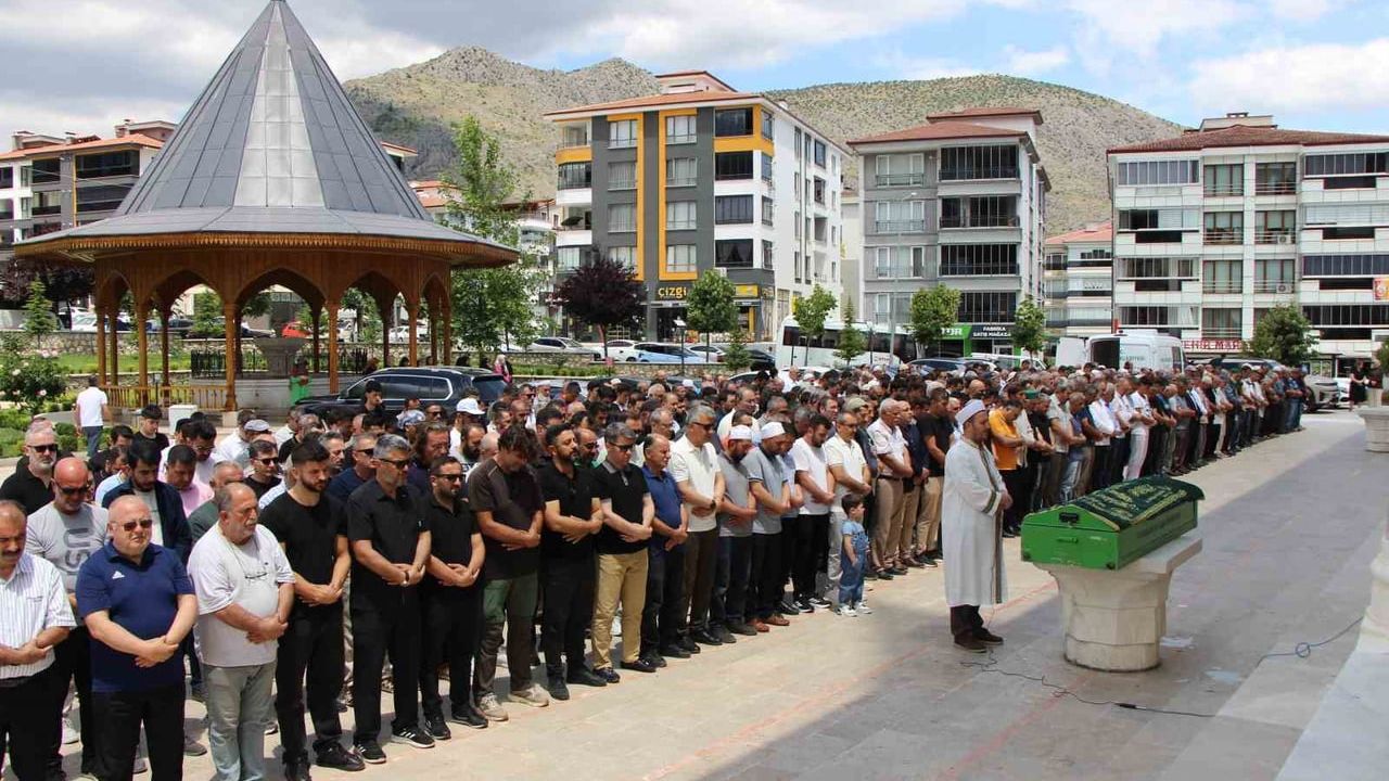 Matematik öğretmeni Orhan Arslantaş hayatını kaybetti