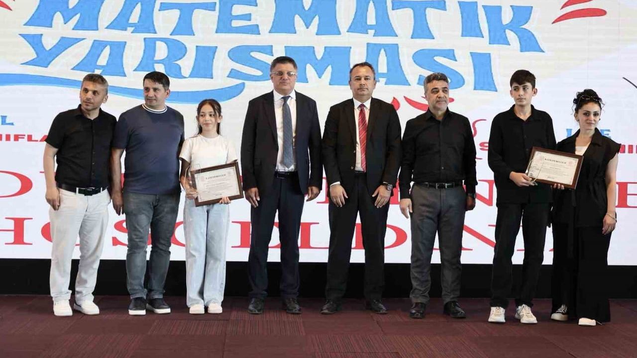 Matematikte dereceye giren imam hatipliler ödüllerini aldı