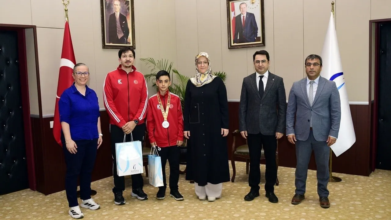 MCBÜ’lü milli karateciden Balkan ikinciliği