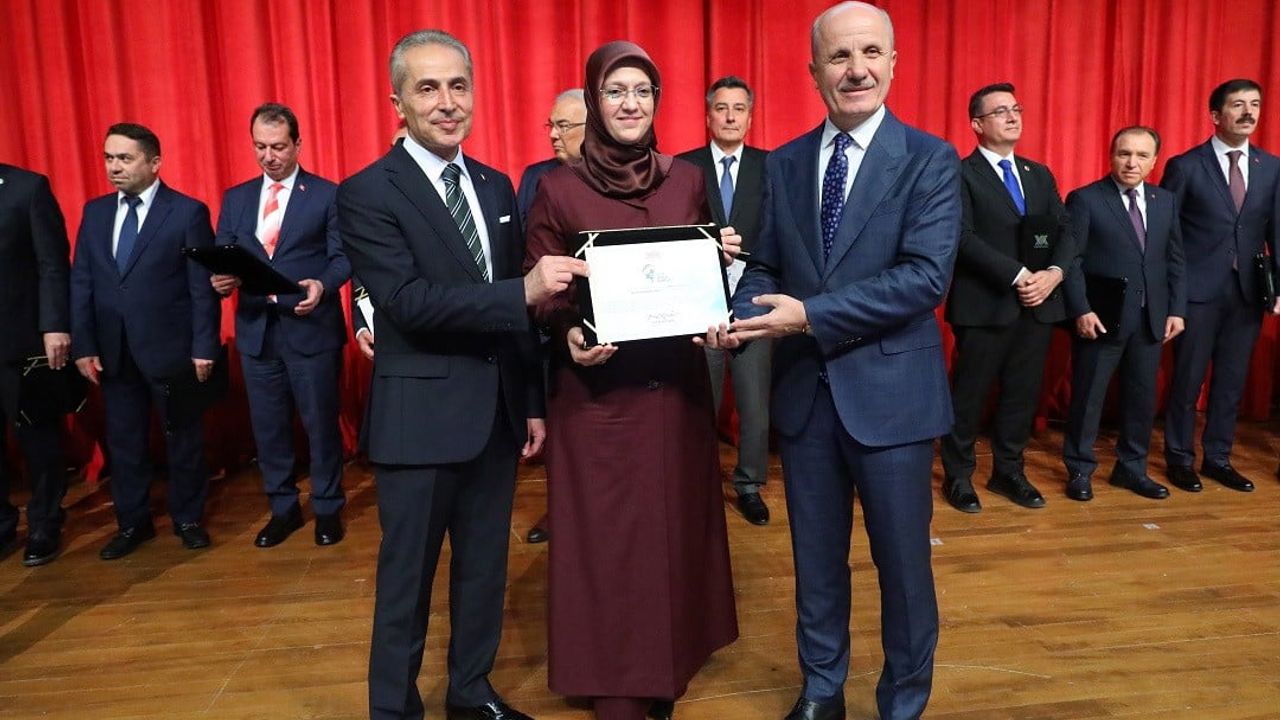 MCBÜ merkez yerleşkesi 'spor dostu kampüs' ödülü aldı