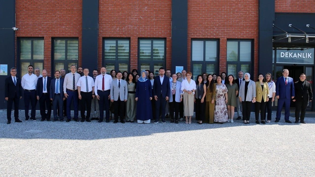 MCBÜ yabancı dil ve dijital sınav merkezi açıldı