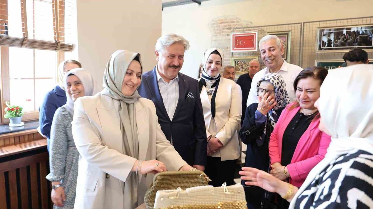 Melikgazi Belediyesi yıl sonu sergisi açıldı; eserler Atölye Melikgazi ile ürüne dönüşecek