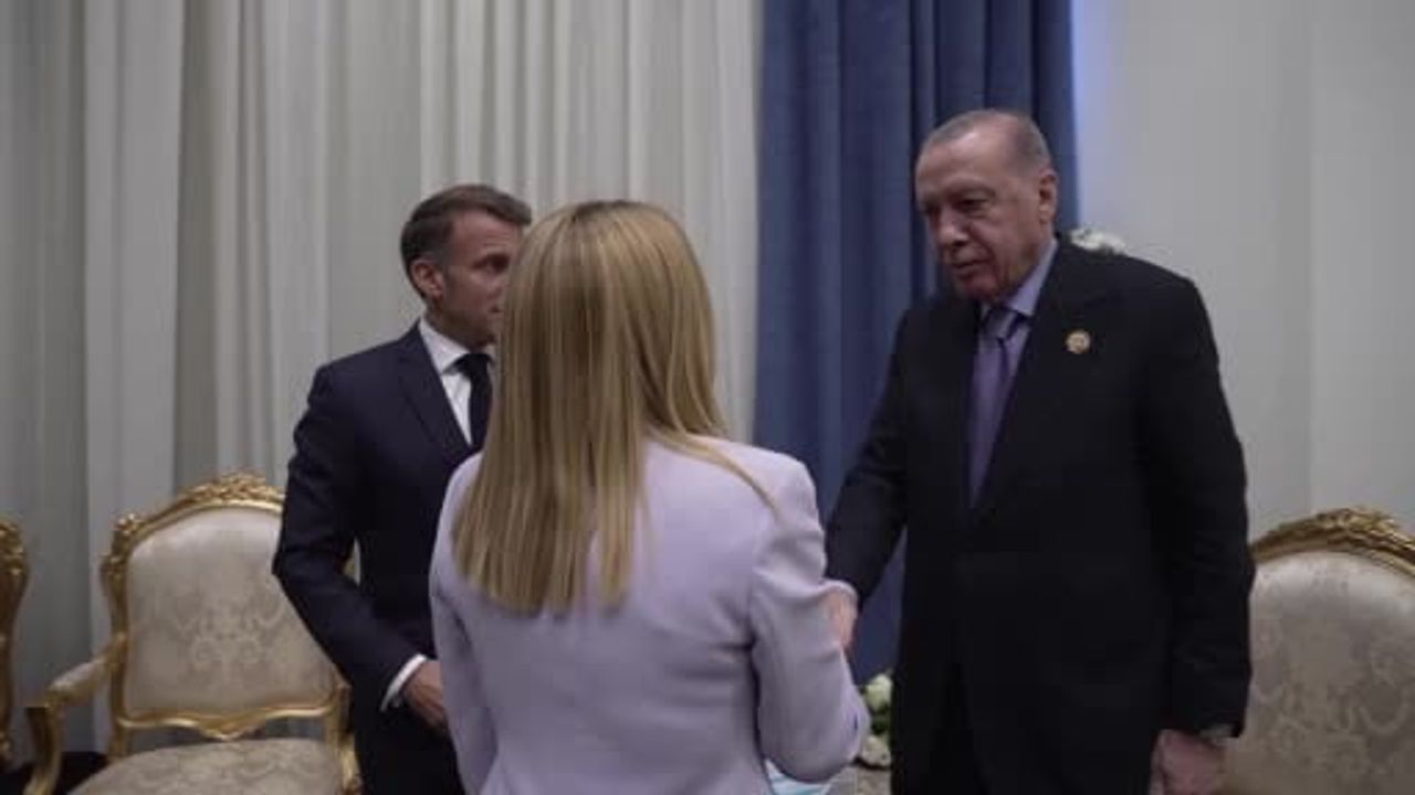 Meloni G7 zirvesinde sigarayı bir ay önce bıraktığını açıkladı