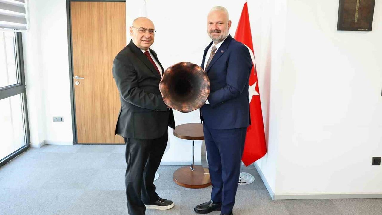 Menemen'de doğalgaz yatırımı için önemli adım: Başkan Pehlivan İzmirgaz ile görüştü