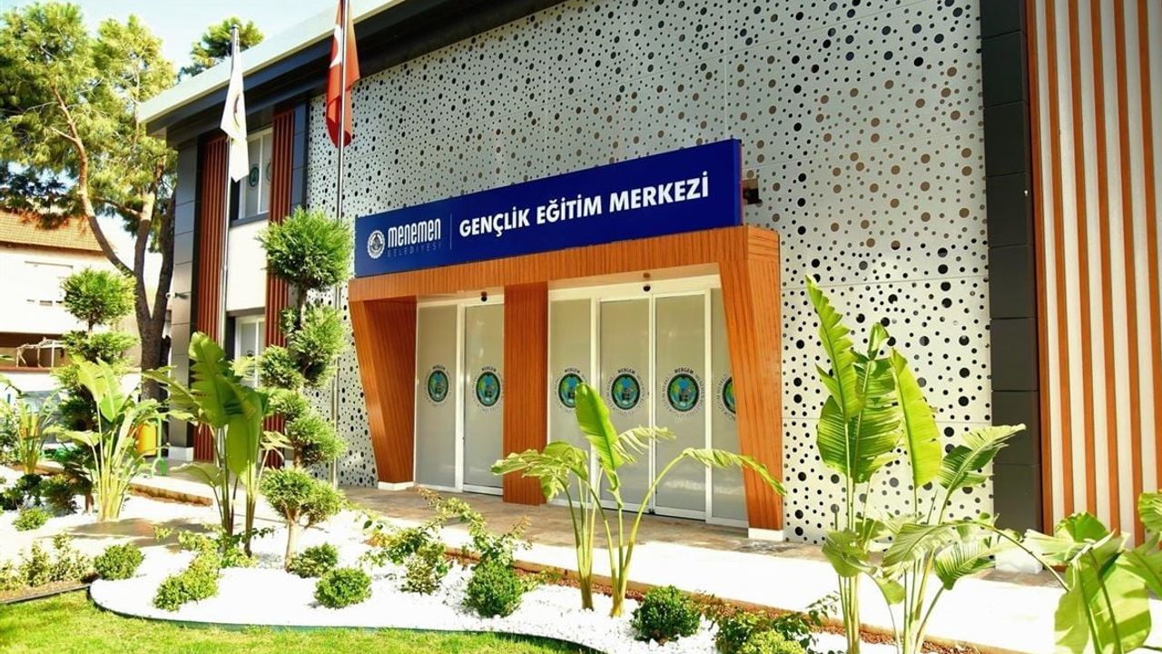 Menemen, eğitim yatırımlarıyla örnek gösteriliyor