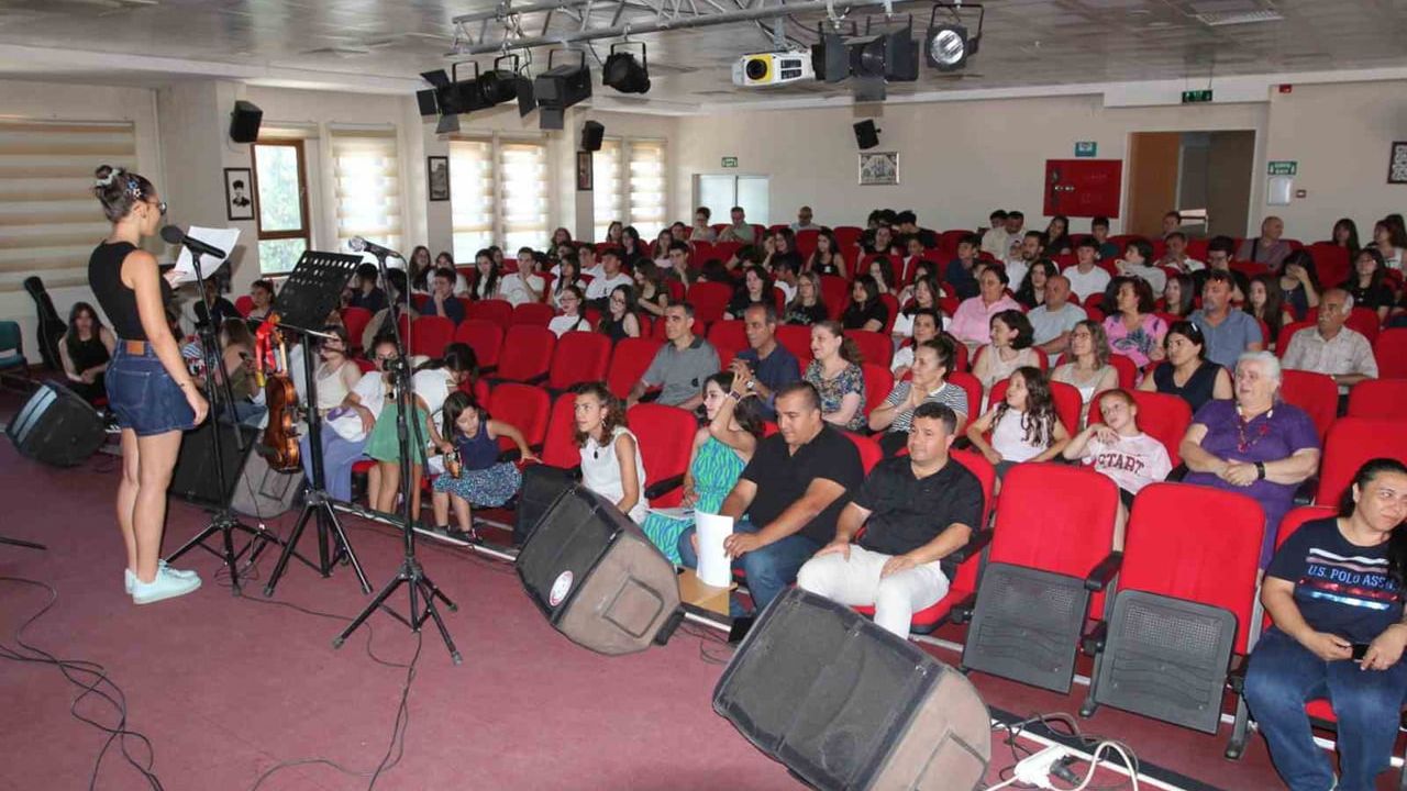 Menteşe Anadolu Lisesi’nde müzik rüzgarı