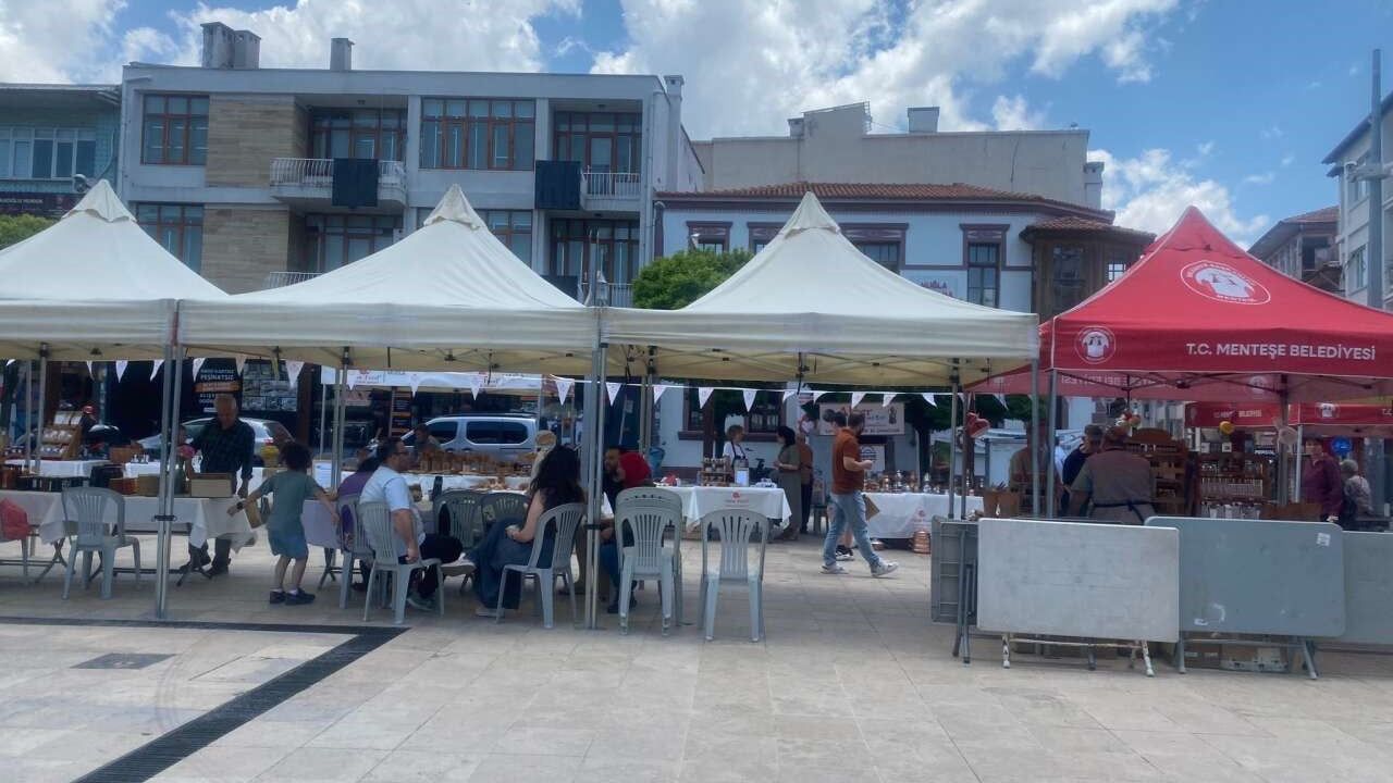 Menteşe’de Slow Food yeryüzü pazarı şenlik havasında