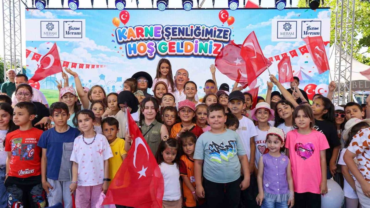 Meram’da çocuklar karne sevincini doyasıya yaşadı