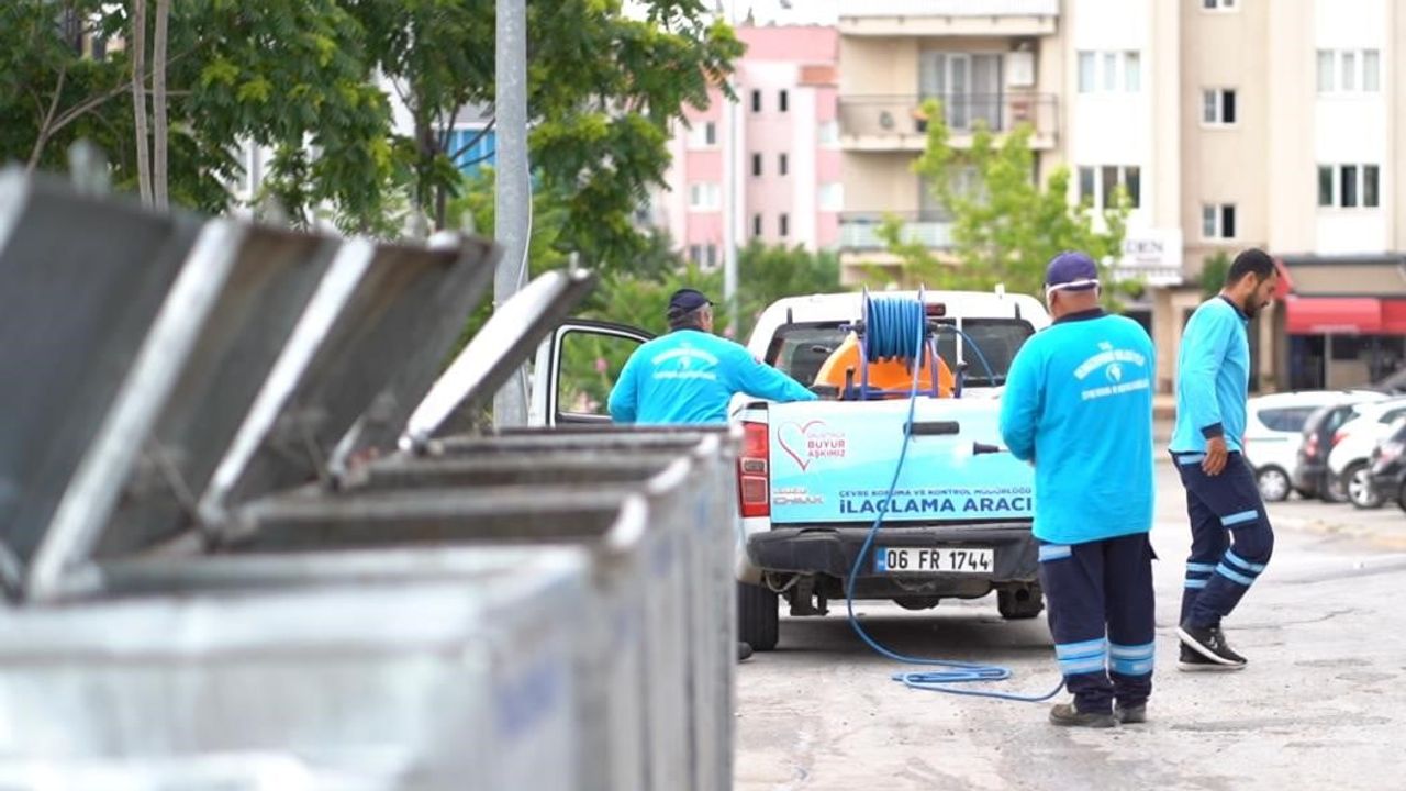 Merkezefendi’de haşerelere karşı ilaçlama çalışmaları sürüyor