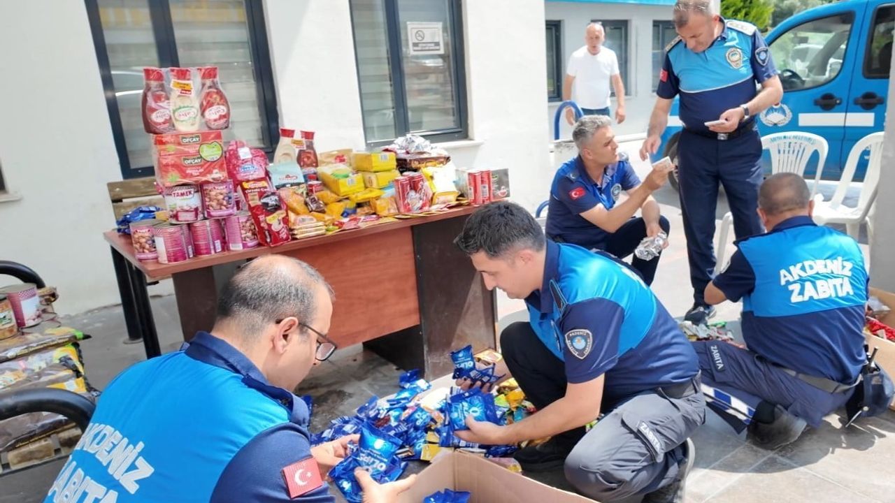 Mersin Akdeniz'de son kullanma tarihi geçmiş gıdalar imha edildi