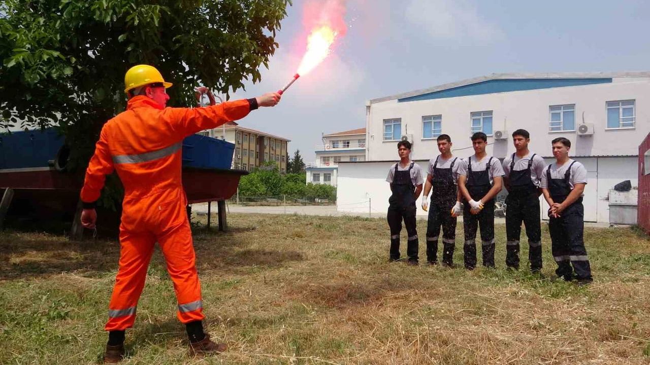 Mersin'de denizcilik eğitimi: Geleceğin kaptan ve mühendisleri simülatörlerle hazırlanıyor