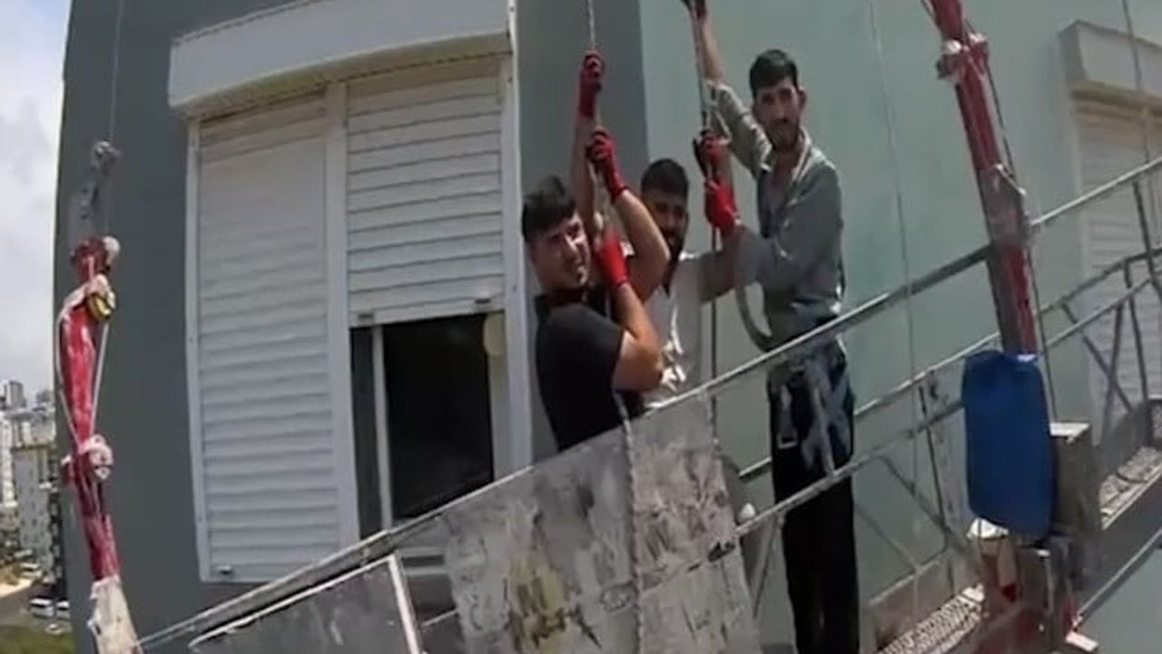 Mersin’de iskelede mahsur kalan 3 işçi kurtarıldı