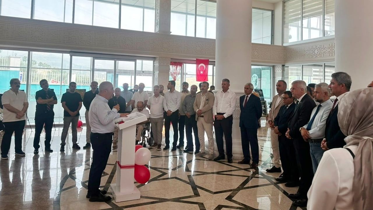 Mersin'de Yenişehir AİHL'de 'Kur’an Kıssalarından İlhamla' resim sergisi açıldı