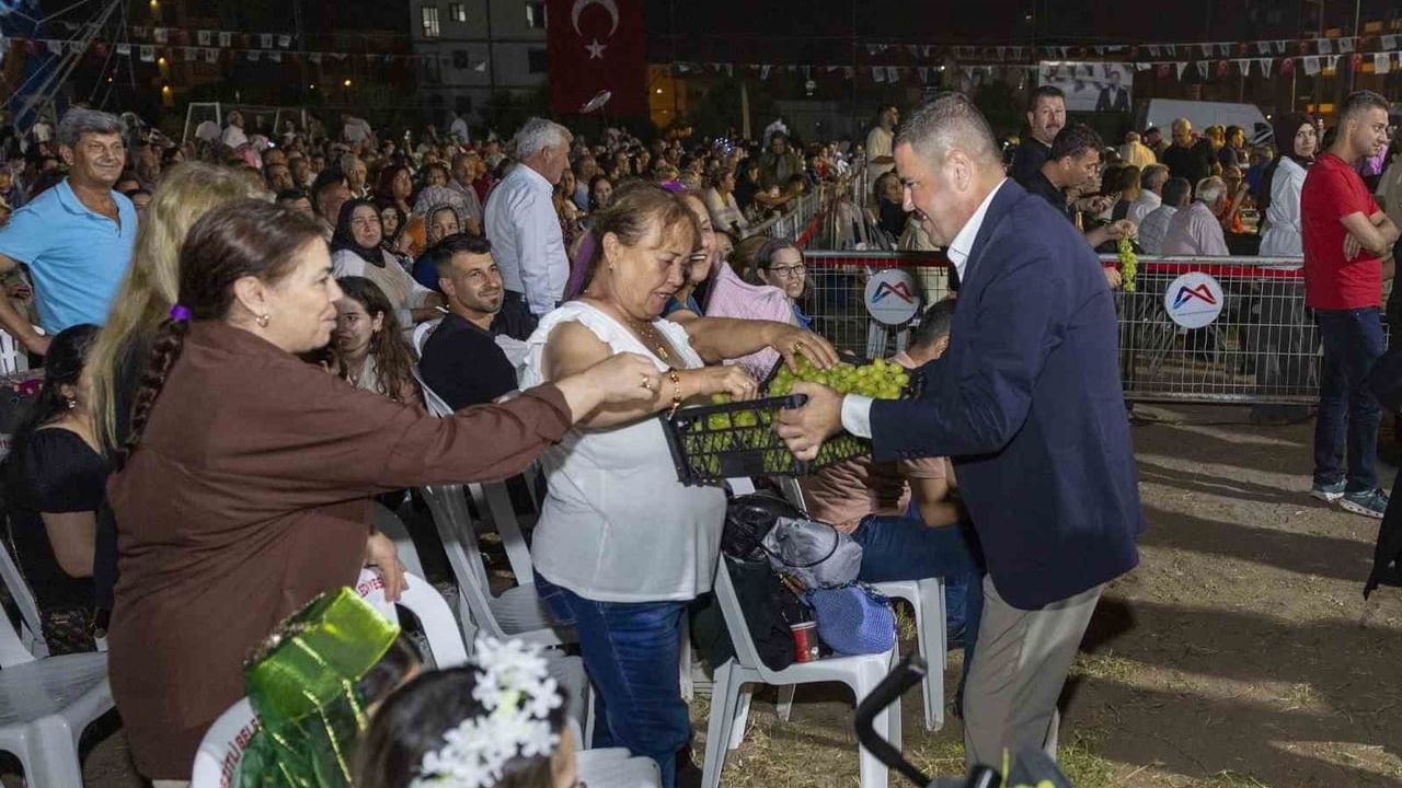 Mezitli'de 7. Örtüaltı Üzüm Festivali: Üretici Emeği ve Birlik Mesajı Öne Çıktı