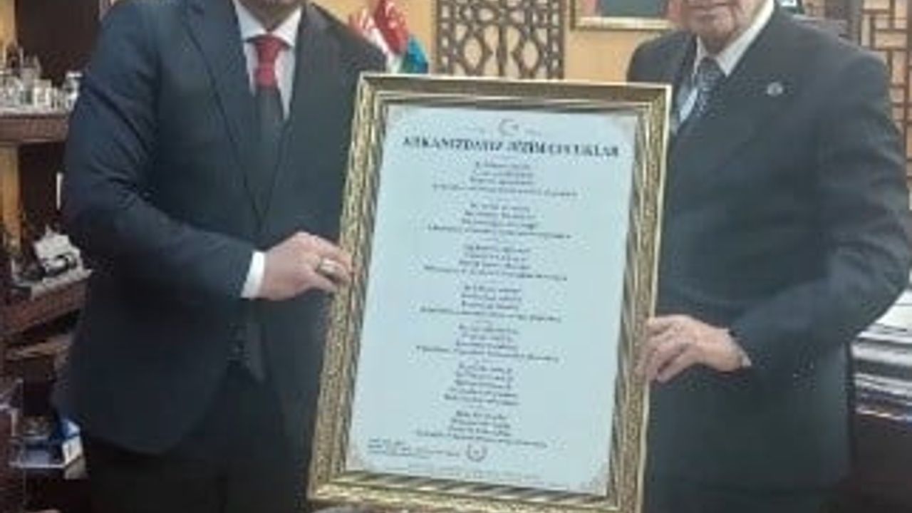 MHP, Devlet Bahçeli isteğiyle Ahmet Öngel'in 'Arkanızdayız' marşını A Milli Takım için paylaştı