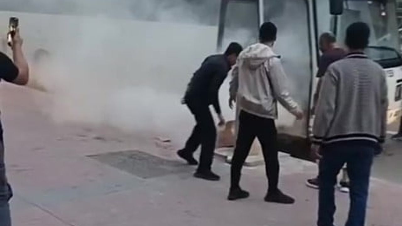 MHP Dilovası İlçe Teşkilatı üyelerini taşıyan otobüste yangın çıktı
