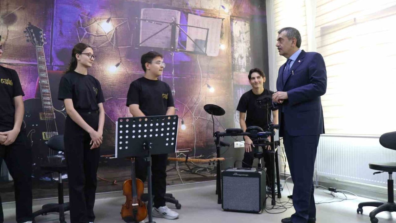 Milli eğitim bakanı Yusuf Tekin: 750 bin dersliğe ulaşıldı, Denizli'ye 17 milyar TL yatırım