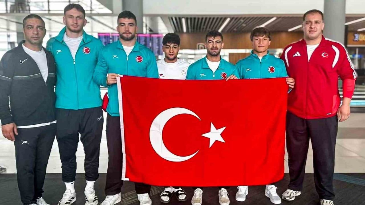 Milli Güreşçiler Brezilya'da FISU Dünya Üniversiteler Şampiyonası'nda 2 Altın, 3 Gümüş Kazandı