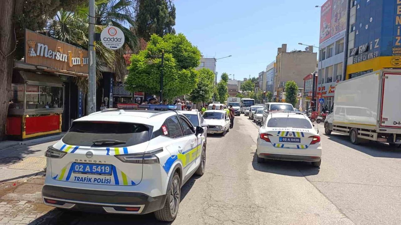 Motosikletle otomobil çarpıştı: 1 kişi yaralandı