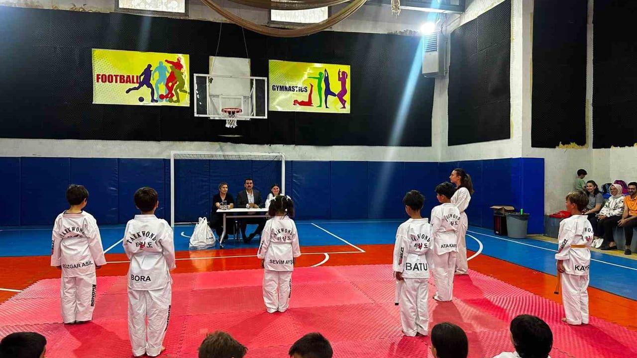 MTK Koleji'nde tekvando kuşak terfi sınavı