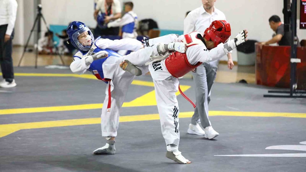 Mücahit Yancı doğu grubu taekwondo şampiyonası Sivas'ta başladı