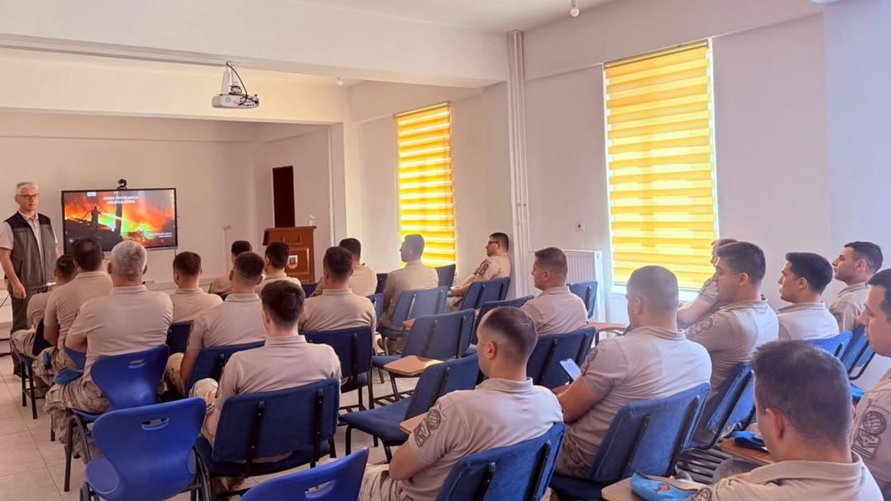 Muğla'da Jandarma Komandolarına Kapsamlı Orman Yangını Eğitimi