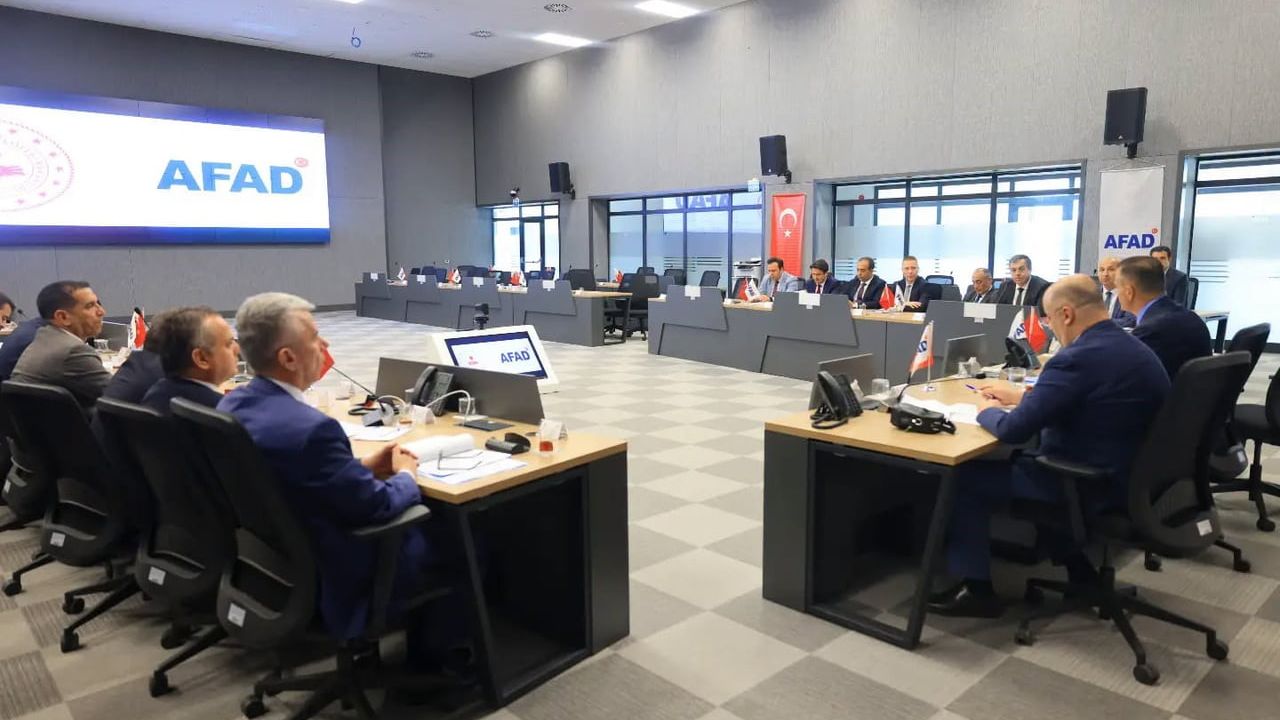 Muğla'da kaymakamlar toplantısında yatırımlar ve güvenlik ele alındı