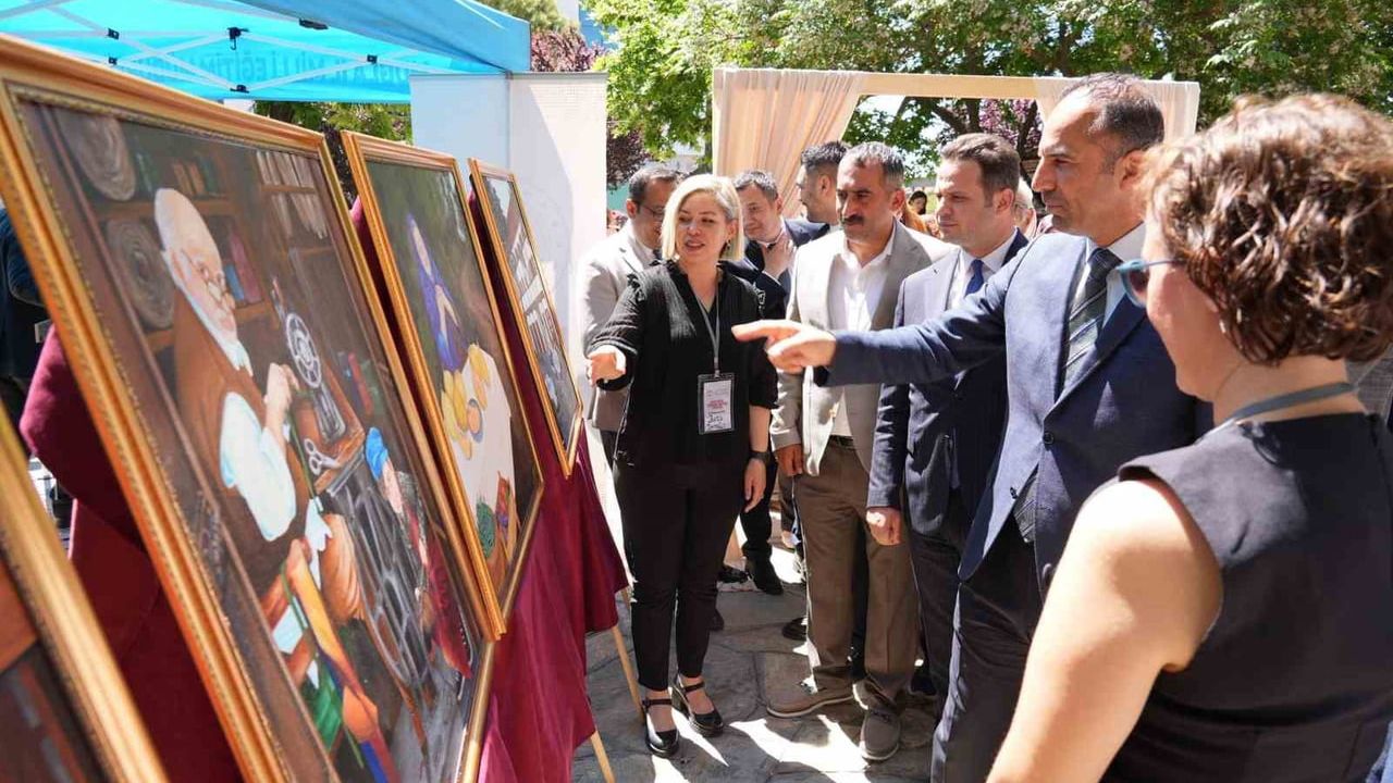 Muğla’da kursiyerlerin el emeği eserleri Yıl Sonu Sergisi’nde sergilendi